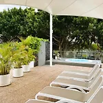 Hyde Park Lane מלון דירות 4*