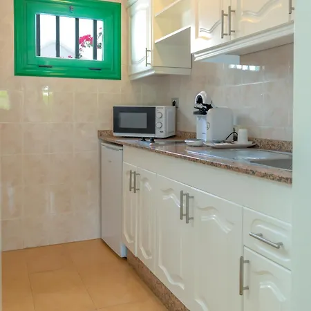 Hyde Park Lane Aparthotel