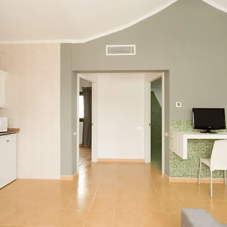 Hyde Park Lane Aparthotel