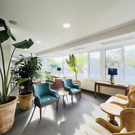 Hyde Park Lane Aparthotel 4*