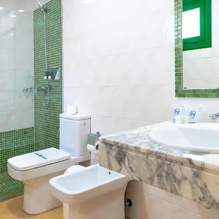 Hyde Park Lane Aparthotel 4*