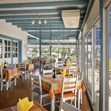 Hyde Park Lane Aparthotel 4*